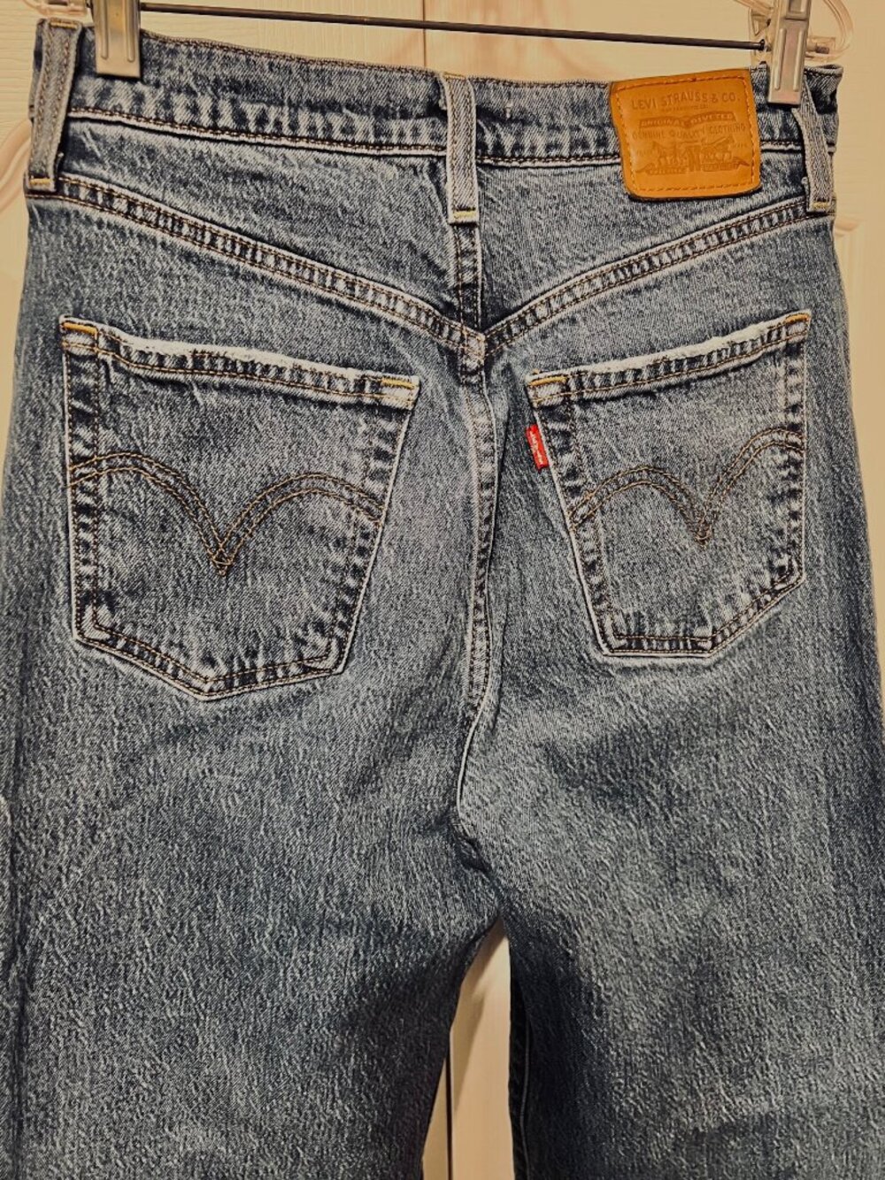 Levi's Premium San Francisco, Cal. Ribcage Bell Women's Distressed Jeans-Size 28 - Picture 8 of 13